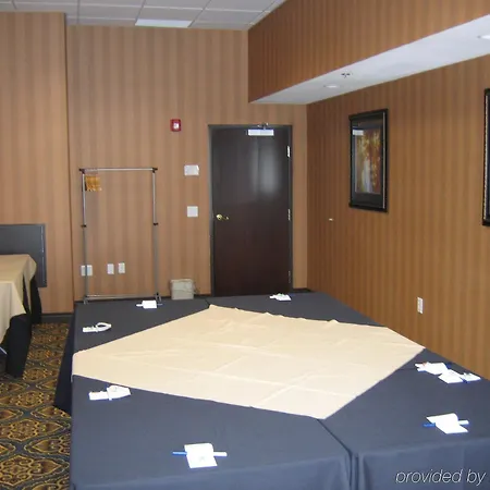 Holiday Inn Express Airport Calgary By Ihg 